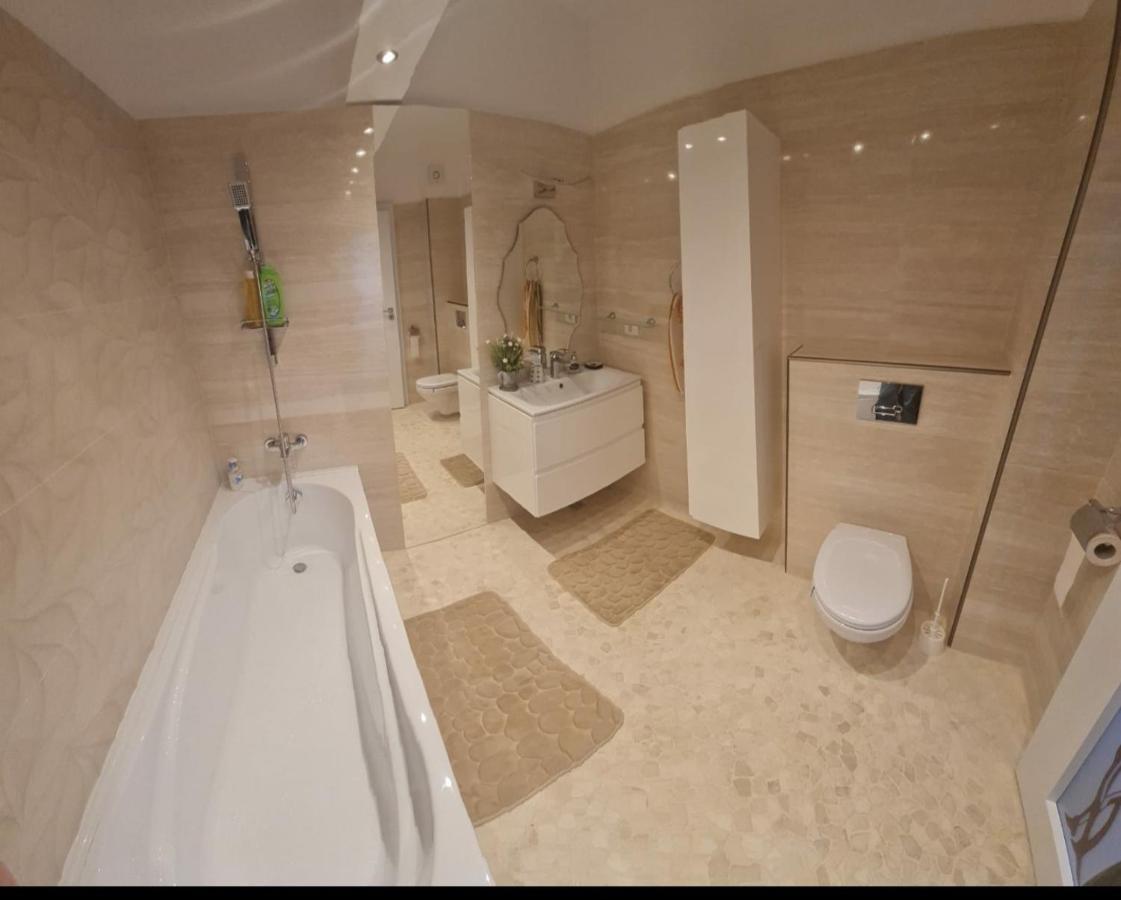 Iosia Apartment 203 Oradea Extérieur photo